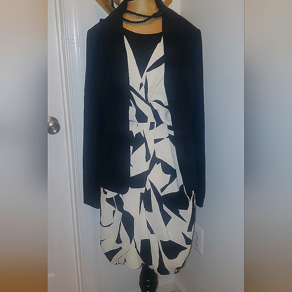 Small Dress - Picture 2 of 7